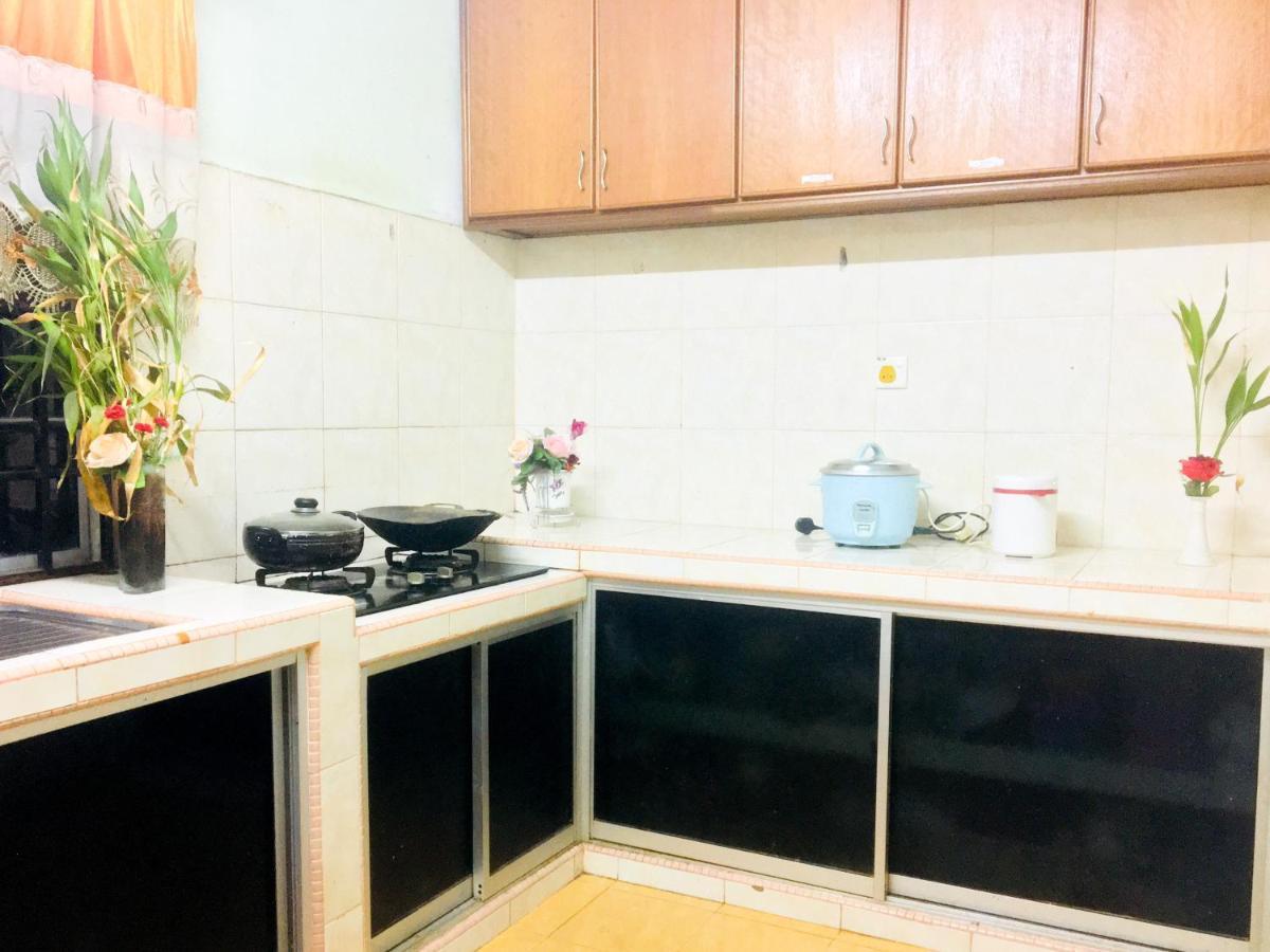 Rihla Dataran Tengah Hostel Gua Musang Εξωτερικό φωτογραφία